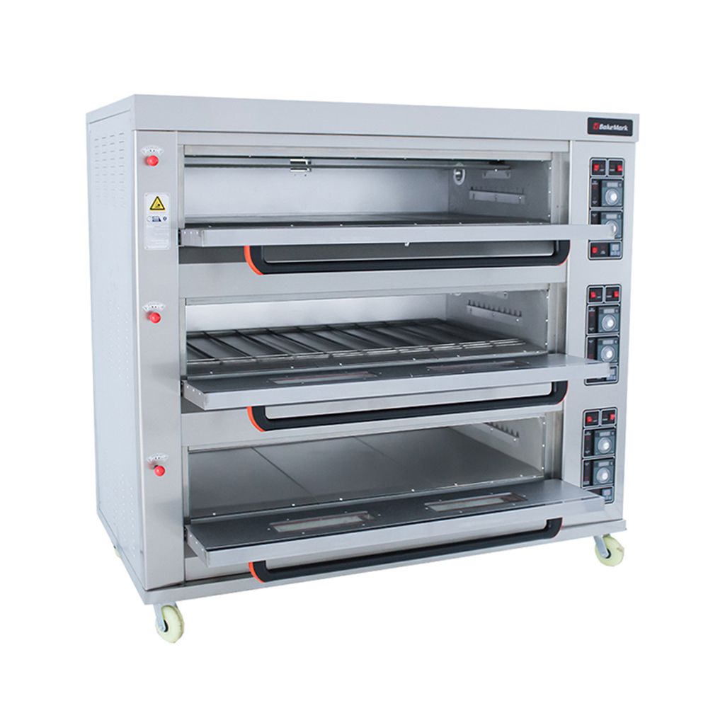 Triple Deck Gas Oven - 3 Trays Per Deck (9) (BAKEMARK)